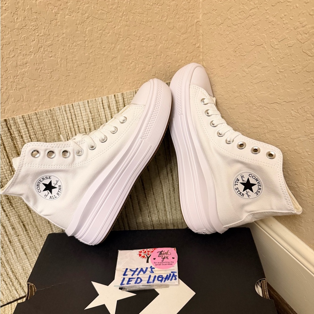 Converse Women's White High-Top Sneakers Size 6